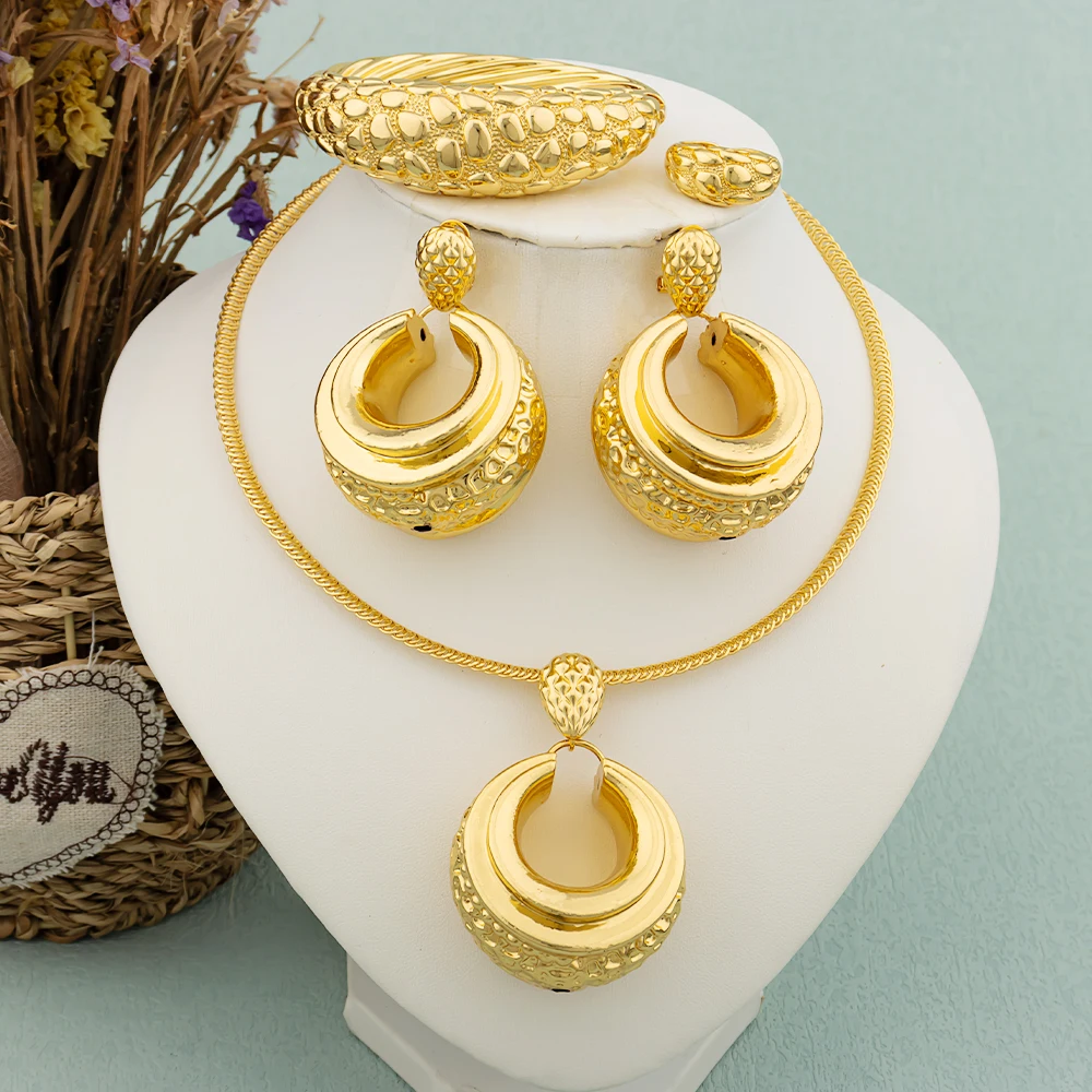 Dubai Gold Color Jewelry Sets For Women Fashion Vintage Large Hoop Earring Necklace Lady Wedding Accessories Bride Jewelry Gift
Dubai Gold Color Jewelry Sets For Women Fashion Vintage Large Hoop Earring Necklace Lady Wedding Accessories Bride Jewelry Gift