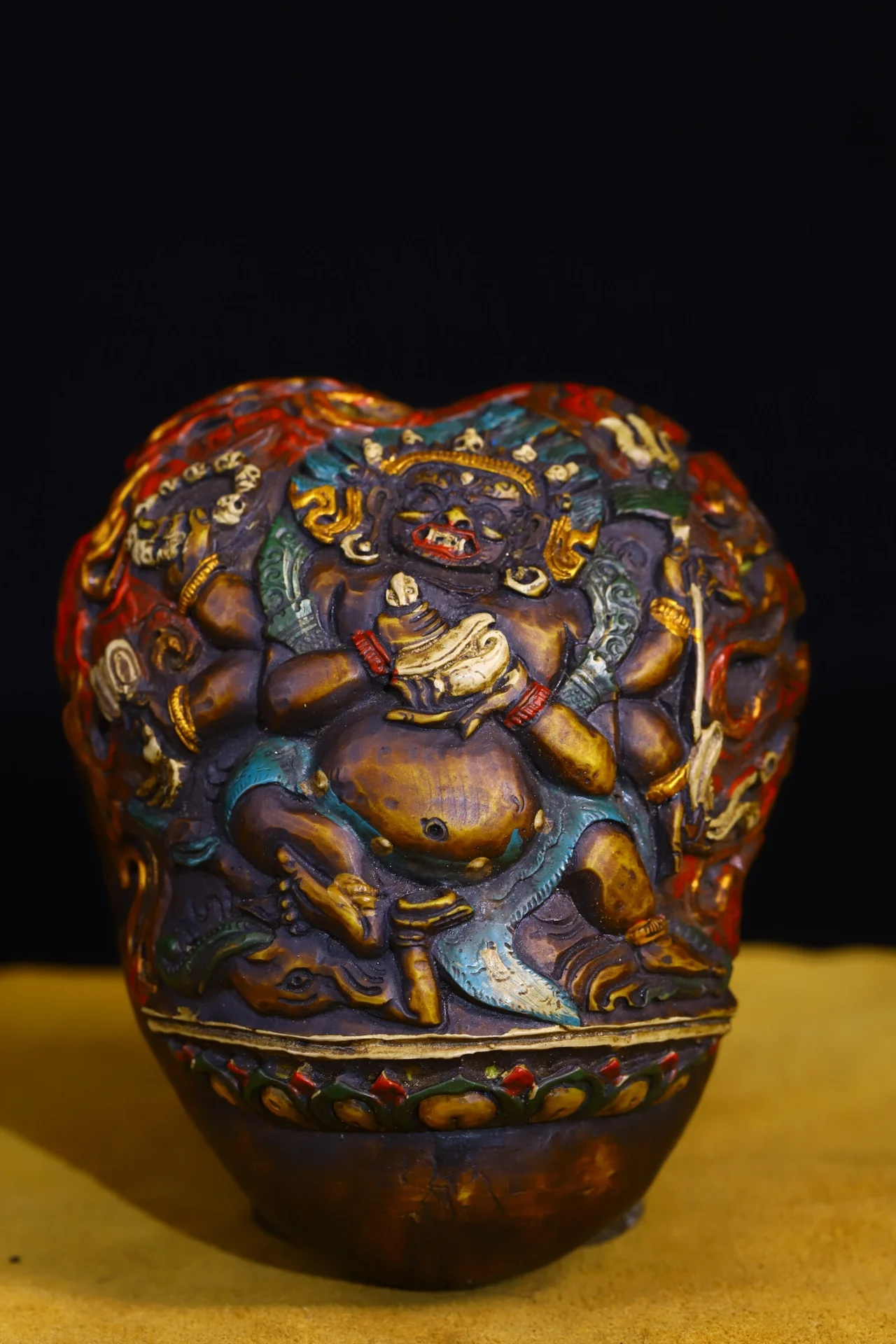 4"Tibetan Temple Collection Old Natural Gabala Bowl Painted Six Arm Mahakala Gabala Bowl Worship Hall Town houseExorcism
4"Tibetan Temple Collection Old Natural Gabala Bowl Painted Six Arm Mahakala Gabala Bowl Worship Hall Town houseExorcism