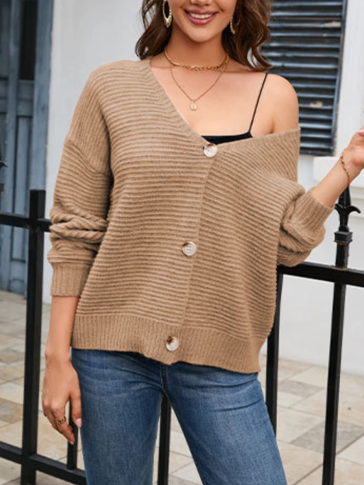 Women's Sweater New In Korean Version V-neck Fashion Cardigan Elegant Temperament Tops Autumn Winter Sweaters Women's Clothing
Women's Sweater New In Korean Version V-neck Fashion Cardigan Elegant Temperament Tops Autumn Winter Sweaters Women's Clothing