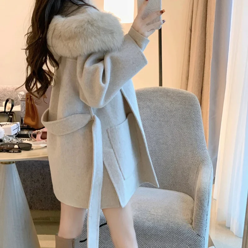 Sandro Rivers New Oversize Ladies Outerwear 2023 Imitation fox hair Coat Winter Jacket Women Fox Fur Collar Cuffs Hood Cashmere
Sandro Rivers New Oversize Ladies Outerwear 2023 Imitation fox hair Coat Winter Jacket Women Fox Fur Collar Cuffs Hood Cashmere