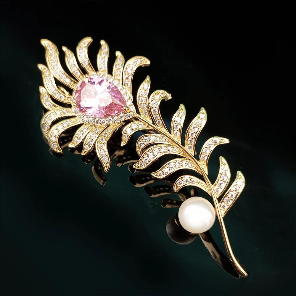 

Elegant and Fashionable Inlaid Zirconium Feather Brooch Sweater Suit Coat Accessories Freshwater Pearl Zircon Leaf Broochpins