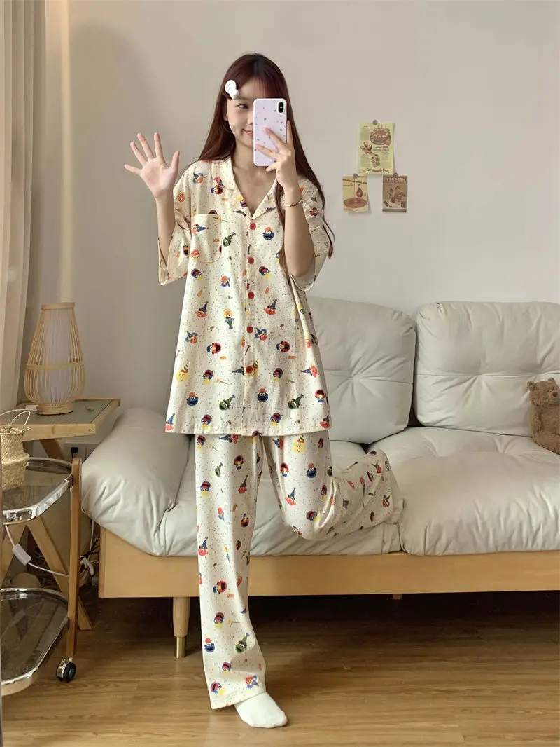Printed short sleeved pyjamas women summer models 2024 new girls wind home wear large size suit wind Sesame Street womenclothing
Printed short sleeved pyjamas women summer models 2024 new girls wind home wear large size suit wind Sesame Street womenclothing