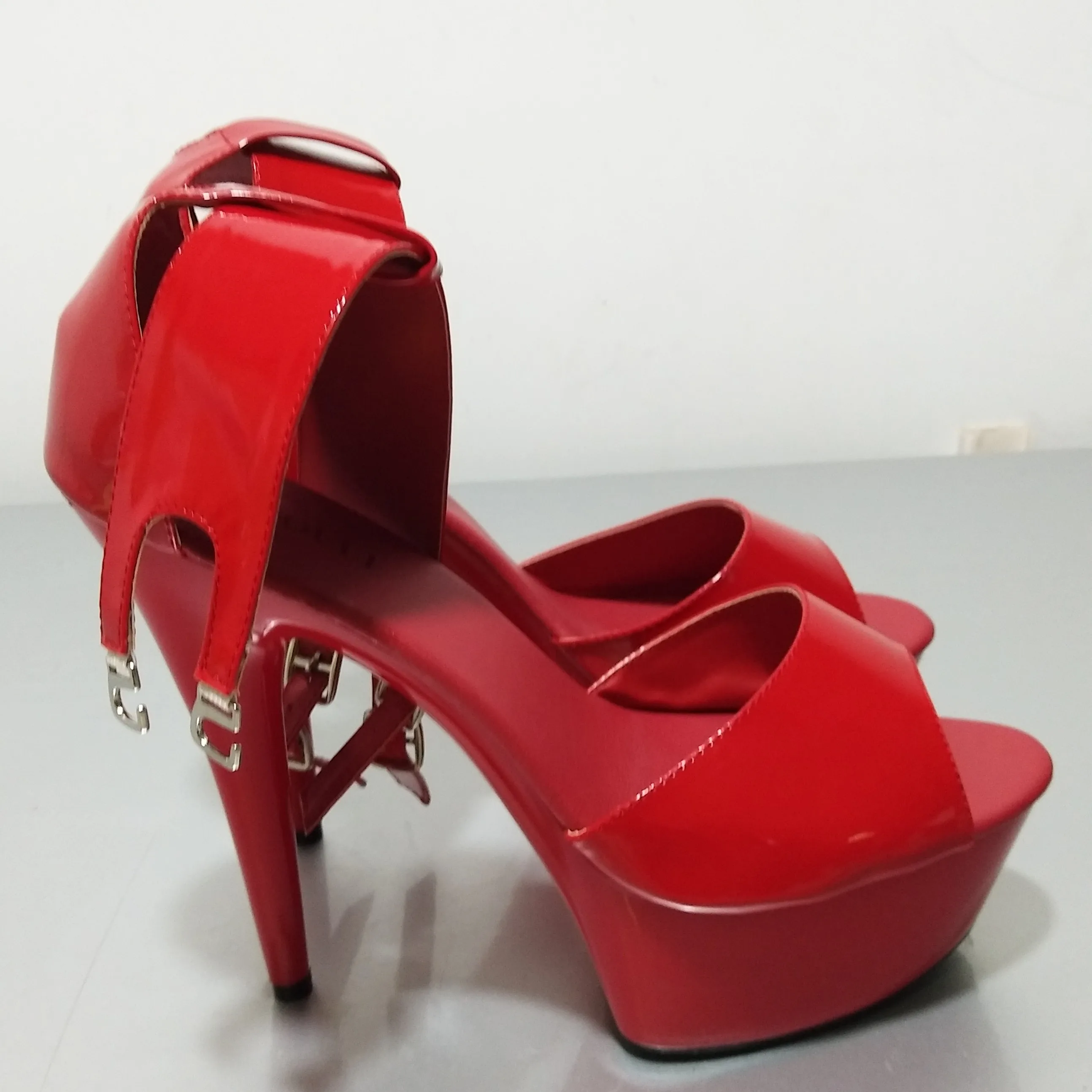 15 cm high heel waterproof package machine with sexy red bride wedding shoe size code nightclub dance shoes
15 cm high heel waterproof package machine with sexy red bride wedding shoe size code nightclub dance shoes