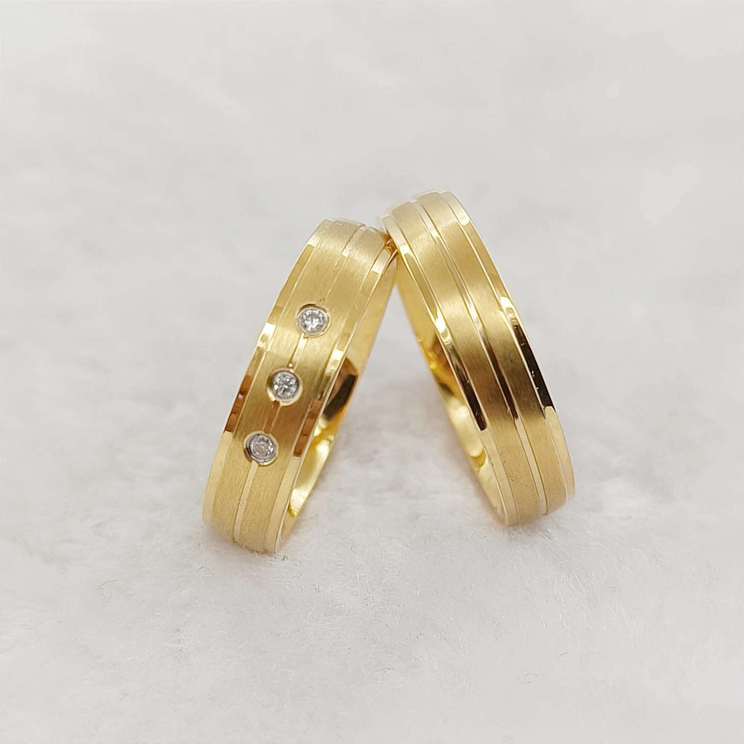 Best Anniversary Gift choice Anniversary Wedding Rings for Men and Women 18k Gold Plated Stainless Steel Jewelry 
Best Anniversary Gift choice Anniversary Wedding Rings for Men and Women 18k Gold Plated Stainless Steel Jewelry