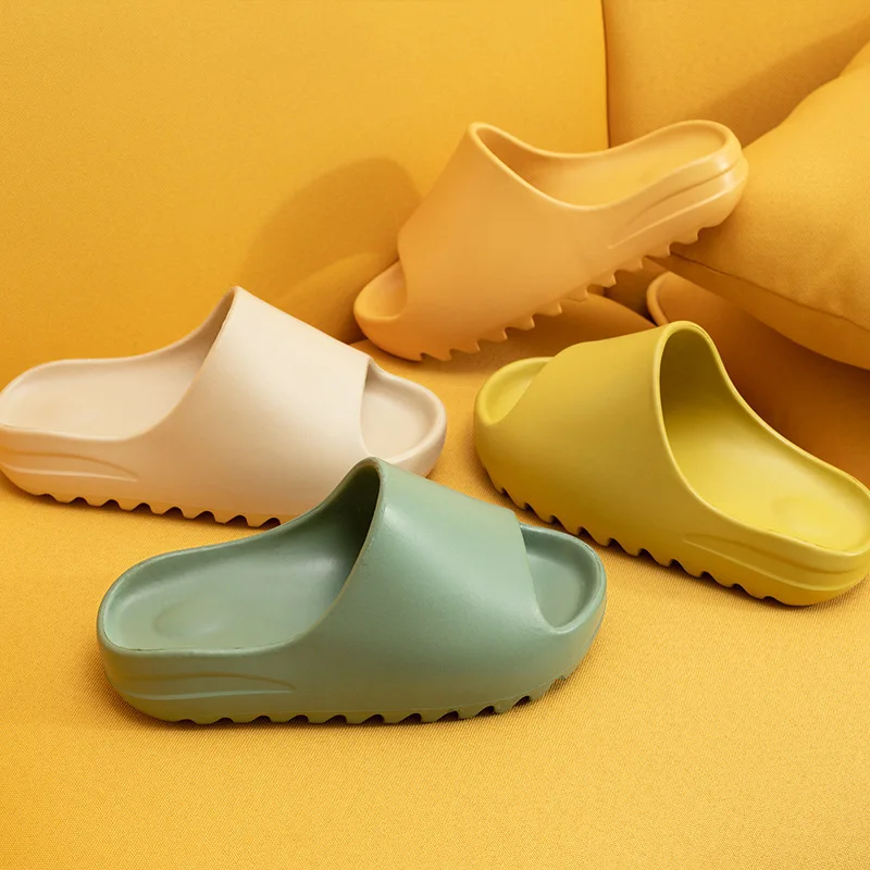 Wearing Thick Soled Slippers and Anti-skid Home Slippers Increases The Feeling of Stepping on Feces
Wearing Thick Soled Slippers and Anti-skid Home Slippers Increases The Feeling of Stepping on Feces