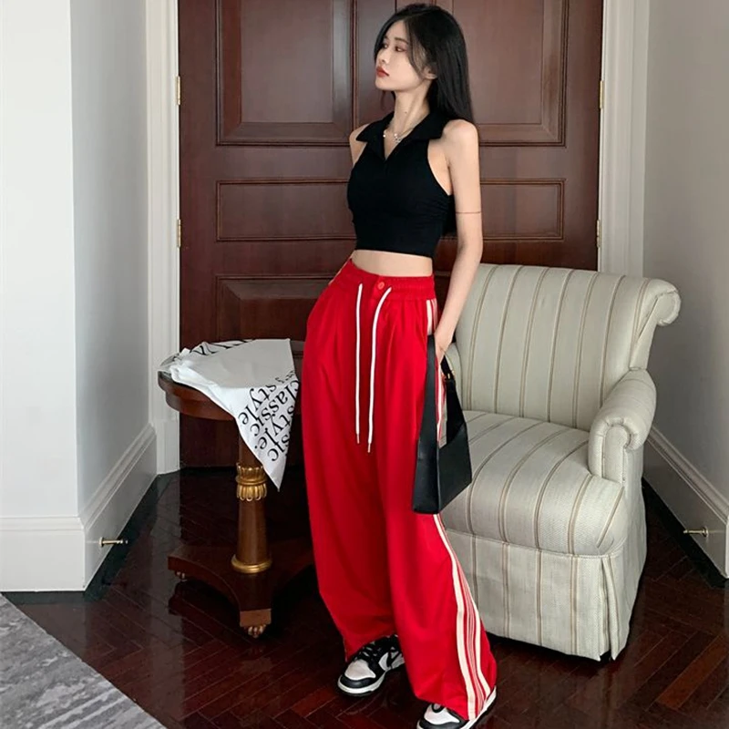 Женские джинсы с высокой талией, милые и крутые ярко-красные тонкие брюки с широкими штанинами, 2022
Женские джинсы с высокой талией, милые и крутые ярко-красные тонкие брюки с широкими штанинами, 2022