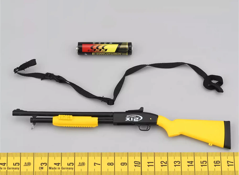 

1/6 MMS9007 The British London Police Toys Model Female Weapon Model Yellow Color with Sling PVC Material Not Real Can't Fired