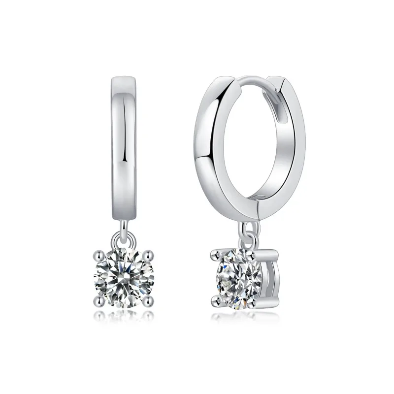 Ruihe New 925 Silver D Color Moissanite Gemstone Round Shape Earrings Ladies Fashion Jewelry Women Personalized Piercing
Ruihe New 925 Silver D Color Moissanite Gemstone Round Shape Earrings Ladies Fashion Jewelry Women Personalized Piercing