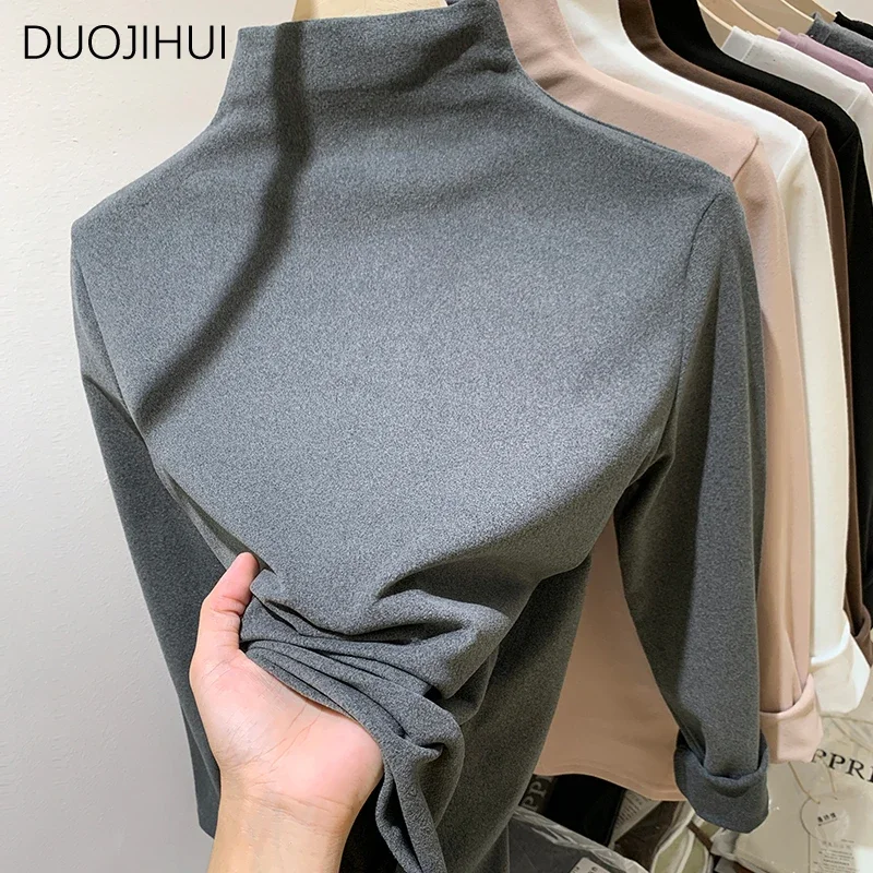 DUOJIHUI Осенние новые простые шикарные тонкие женские футболки с воротником корейские базовые однотонные Модные женские футболки с длинным рукавом
DUOJIHUI Осенние новые простые шикарные тонкие женские футболки с воротником корейские базовые однотонные Модные женские футболки с длинным рукавом