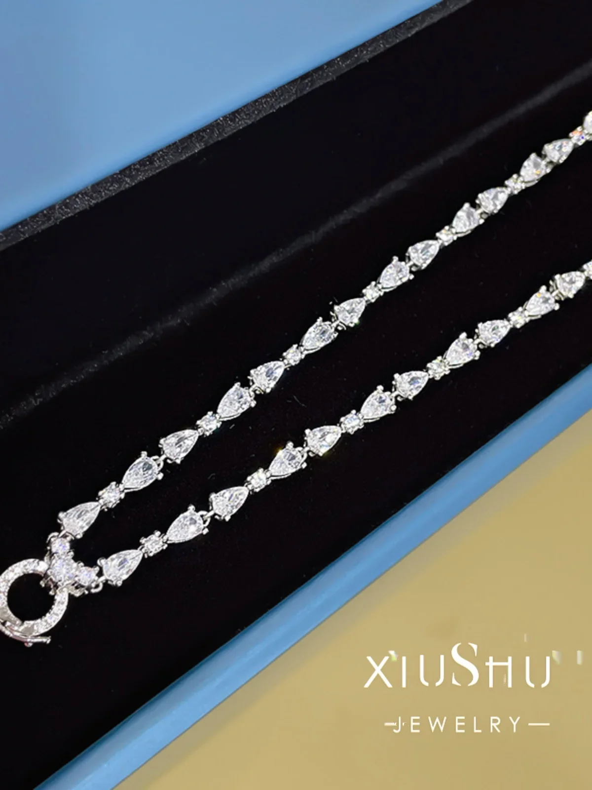 Multifunctional Dual Purpose High Carbon Diamond Chain Universal Buckle Collarbone Diamond Chain Necklace
Multifunctional Dual Purpose High Carbon Diamond Chain Universal Buckle Collarbone Diamond Chain Necklace