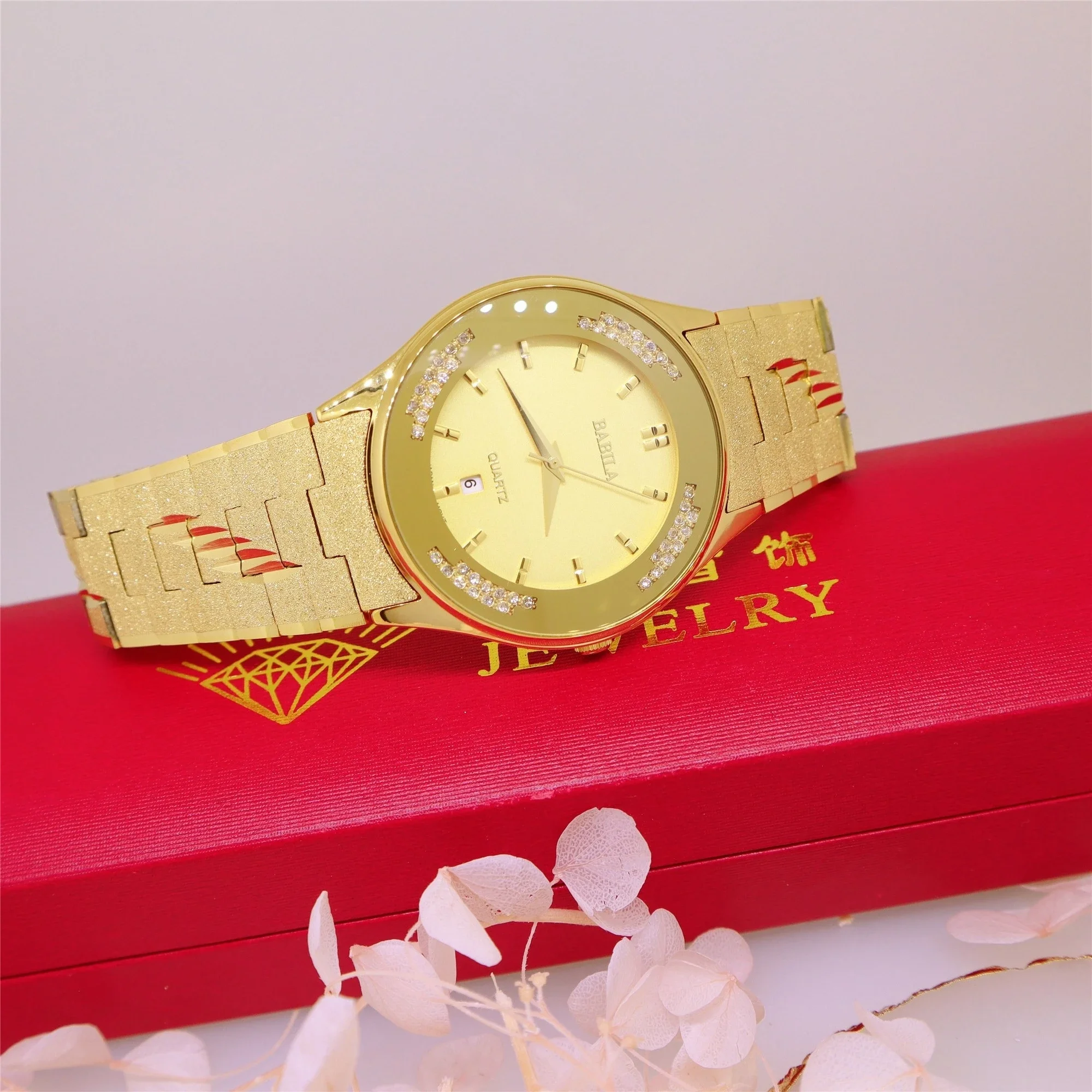 

No fade brass band 2024 new men's watch Japanese movement retro carved 24K gold watch business Diamond calendar watch