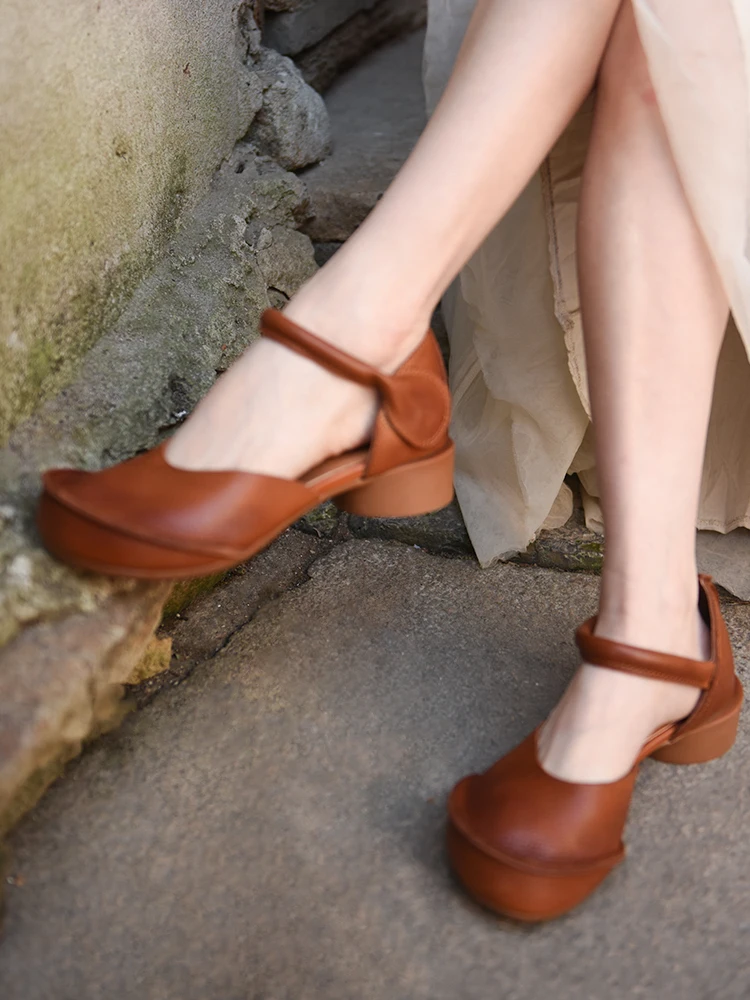 Туфли Birkuir женские из натуральной кожи на высоком каблуке, шикарные дизайнерские, на толстом каблуке, с круглым носком, с крючком и петлей, цвет черный
Туфли Birkuir женские из натуральной кожи на высоком каблуке, шикарные дизайнерские, на толстом каблуке, с круглым носком, с крючком и петлей, цвет черный