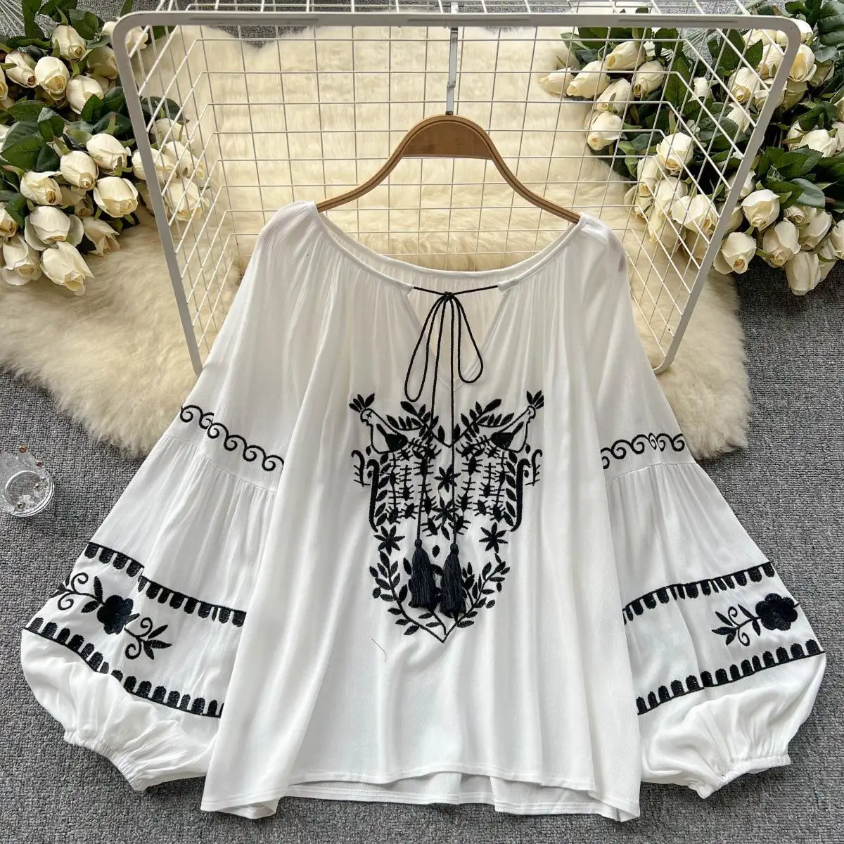 

Cotton Rayon Loose Blusas Boho Casual O-neck Lantern Sleeve Summer Blouses Floral Embroidery Blouse Shirt for Women Tops