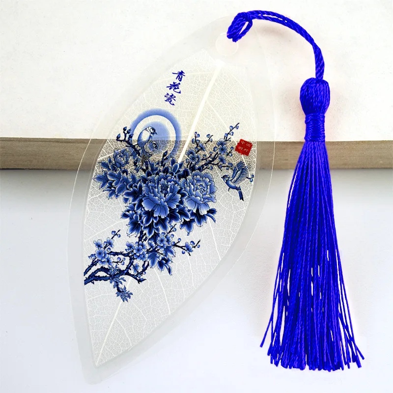 Chinese Leaf Bookmark Chinese Painting Blue and White Porcelain Real Leaf Creative Bookmark Chinese Style Handicraft
Chinese Leaf Bookmark Chinese Painting Blue and White Porcelain Real Leaf Creative Bookmark Chinese Style Handicraft