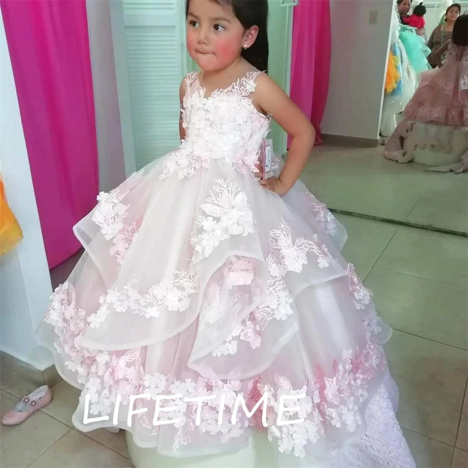 Pink Flower Girl Dresses for Wedding Lace 3D Floral Appliqued Little Girls Pageant Gowns Tiered Skirts vestidos de desfile
Pink Flower Girl Dresses for Wedding Lace 3D Floral Appliqued Little Girls Pageant Gowns Tiered Skirts vestidos de desfile