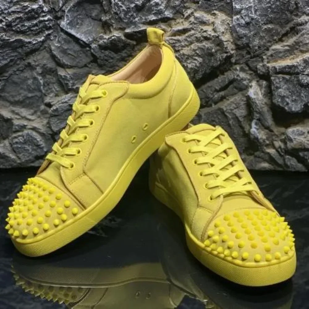 

Fashion Brand Yellow Leather Red Bottoms Rivets Low Tops Shoes For Men's Casual Flats Loafers Women's Breathable Spikes Sneakers