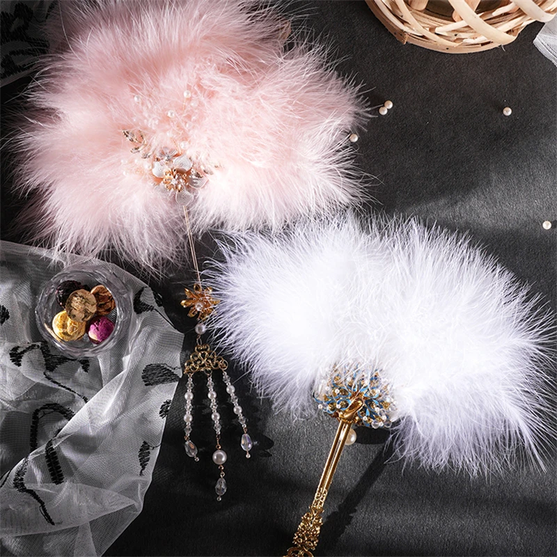 Mini Retro Feather Fan New Chinese Style Hanfu Cheongsam Wedding Decor Hand-held Fan Photo Props Luxury Women's Hand Fans
Mini Retro Feather Fan New Chinese Style Hanfu Cheongsam Wedding Decor Hand-held Fan Photo Props Luxury Women's Hand Fans