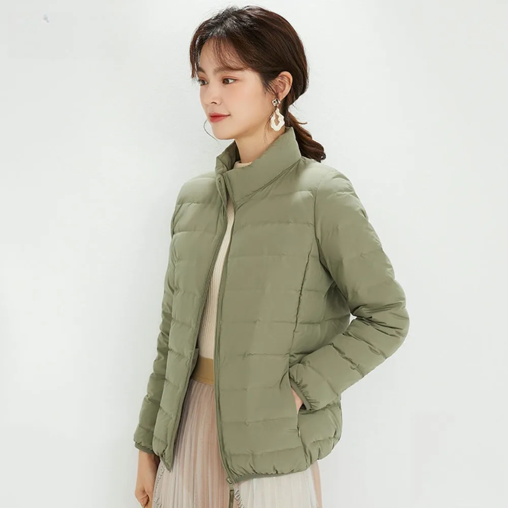 Winter Women's Down Jacket 2023 Autumn Lightweight Stand Collar Warm Portable Puffer Jackets Ultralight 90% White Duck Down Coat
Winter Women's Down Jacket 2023 Autumn Lightweight Stand Collar Warm Portable Puffer Jackets Ultralight 90% White Duck Down Coat