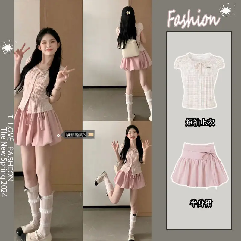 Sweet Spice Girl Design Short Sleeve Shirt Suit Women Summer High Waist Slim Half-body Skirt Bowknot Fluffy Short Skirt 2024
Sweet Spice Girl Design Short Sleeve Shirt Suit Women Summer High Waist Slim Half-body Skirt Bowknot Fluffy Short Skirt 2024