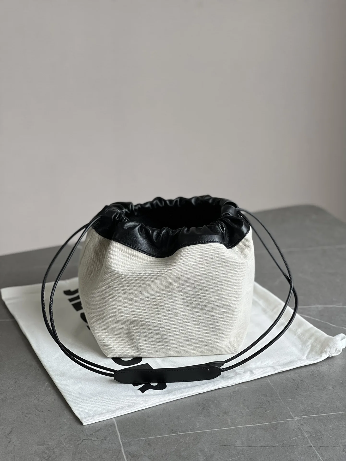 Jil2Sand Luxury Designer Handbags Women's Bags Fashion Brand Crossbody Bags 2023 New Women's Famous Handbags Shoulder Bags
Jil2Sand Luxury Designer Handbags Women's Bags Fashion Brand Crossbody Bags 2023 New Women's Famous Handbags Shoulder Bags