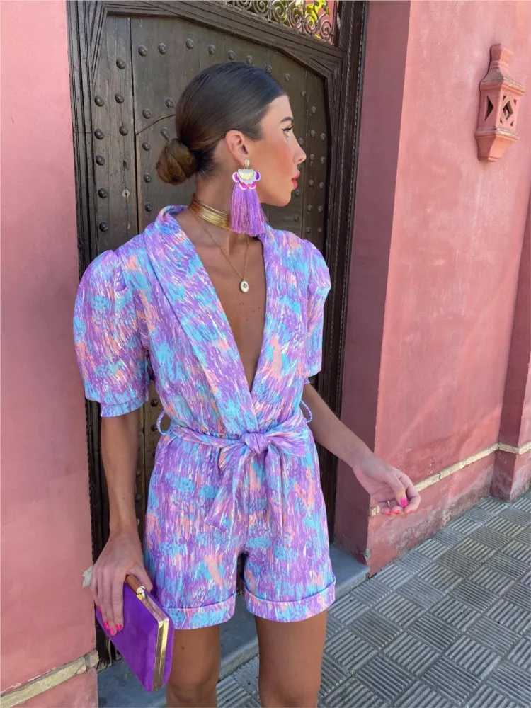 Fashion Jumpsuit Women Sexy V Neck Short Sleeve Print Belt Elastic Waist Pocket Shorts Jumpsuits Summer Outfits 2024 Bodysuit
Fashion Jumpsuit Women Sexy V Neck Short Sleeve Print Belt Elastic Waist Pocket Shorts Jumpsuits Summer Outfits 2024 Bodysuit