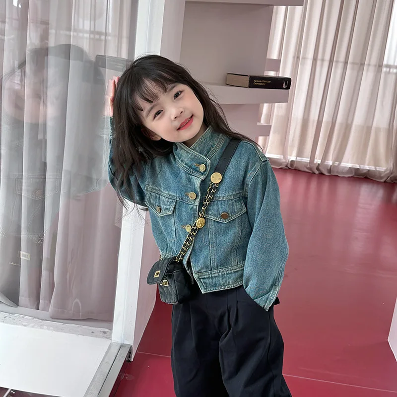 Детская одежда, винтажная короткая куртка в Корейском стиле для девочек, топ, новинка 2023, осенняя Повседневная простая джинсовая куртка из мытого хлопка
Детская одежда, винтажная короткая куртка в Корейском стиле для девочек, топ, новинка 2023, осенняя Повседневная простая джинсовая куртка из мытого хлопка
