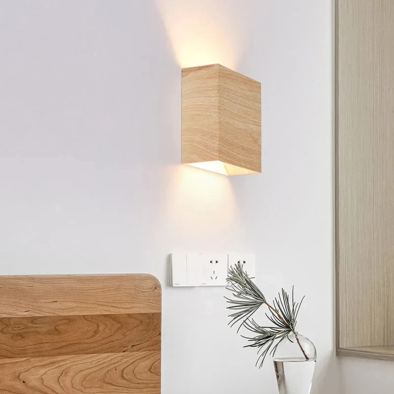 

Скандинавская деревянная настенная лампа, оригинальные искусственные светильники для спальни, гостиной, кабинета, лестницы, коридора, декор для комнаты, бра