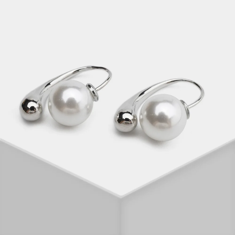 Gold-Plated Ball All-Matching Graceful High-Grade Small Pearl Gold-Plated Earrings
Gold-Plated Ball All-Matching Graceful High-Grade Small Pearl Gold-Plated Earrings