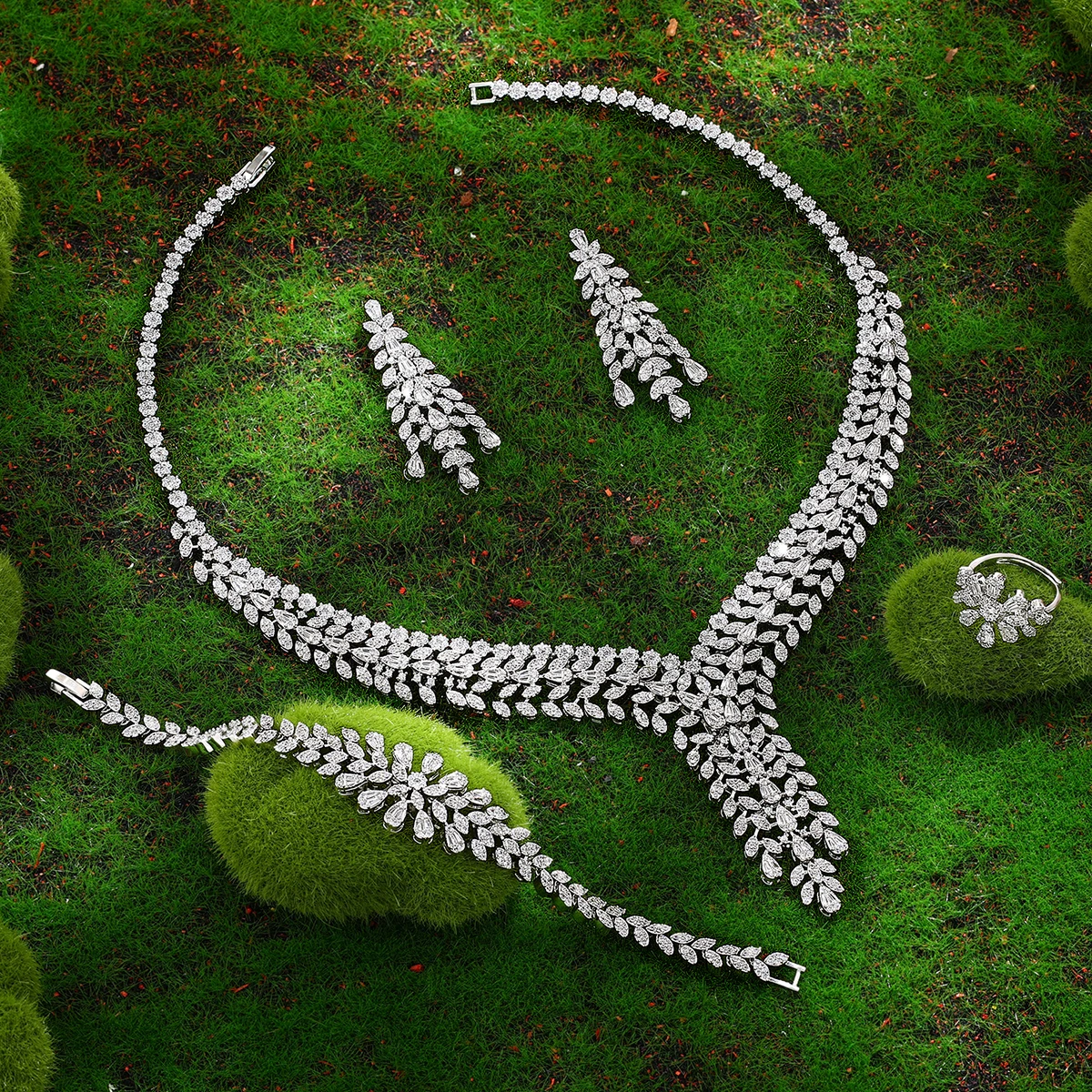 2024 Popular 4-piece Cubic Zirconia Bridal Wedding Jewelry Set Geometry Saudi Arabia Nigeria Africa Luxury Bride
2024 Popular 4-piece Cubic Zirconia Bridal Wedding Jewelry Set Geometry Saudi Arabia Nigeria Africa Luxury Bride