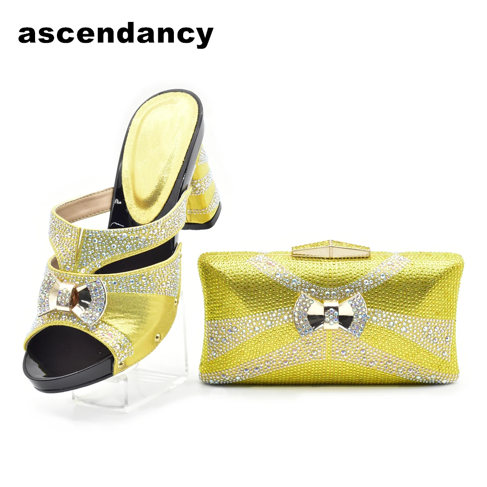 African Women Italian Shoes and Bag Set Decorated with Rhinestone Yellow Color Italian Shoes and Bags To Match Shoe with Bag Set
African Women Italian Shoes and Bag Set Decorated with Rhinestone Yellow Color Italian Shoes and Bags To Match Shoe with Bag Set