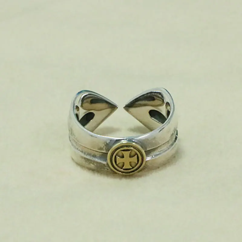 Wholesale of handsome pure silver trendsetter cross rings for European and American trendsetters, male boat anchors, single inde
Wholesale of handsome pure silver trendsetter cross rings for European and American trendsetters, male boat anchors, single inde