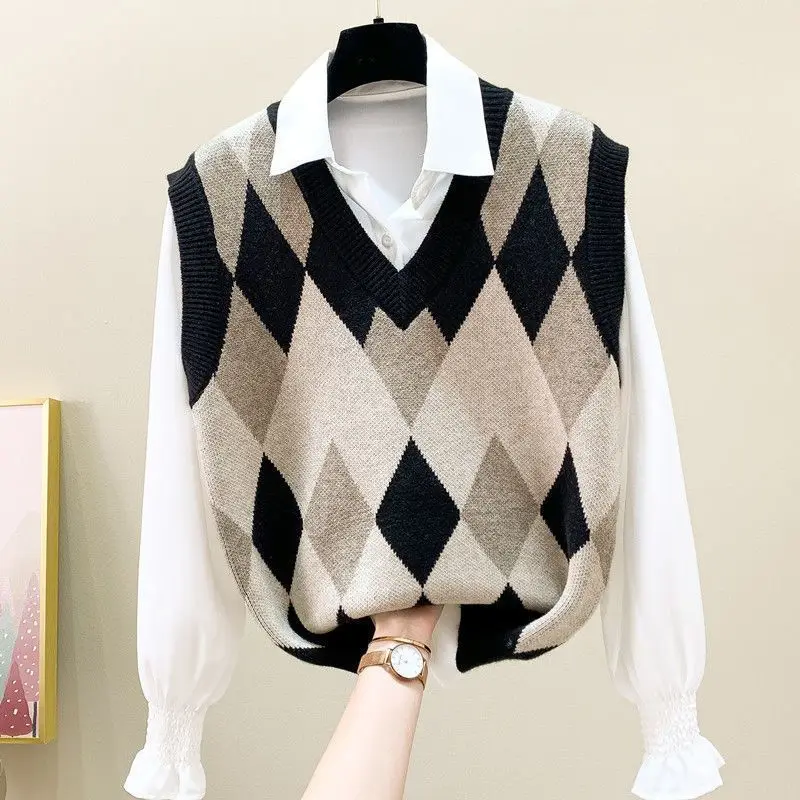2024 New Spring Autumn Women Fashion Loose V-neck Waistcoat Female Plaid Sweater Sleeveless Tops Ladies Casual Knitted Vest Y155
2024 New Spring Autumn Women Fashion Loose V-neck Waistcoat Female Plaid Sweater Sleeveless Tops Ladies Casual Knitted Vest Y155