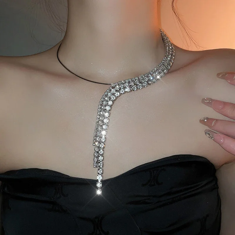 

Asymmetric Diamond-encrusted Shiny Women's Necklace Multi-layered Tassel Exaggerated Punk Style Fashion Choker For Women Jewelry