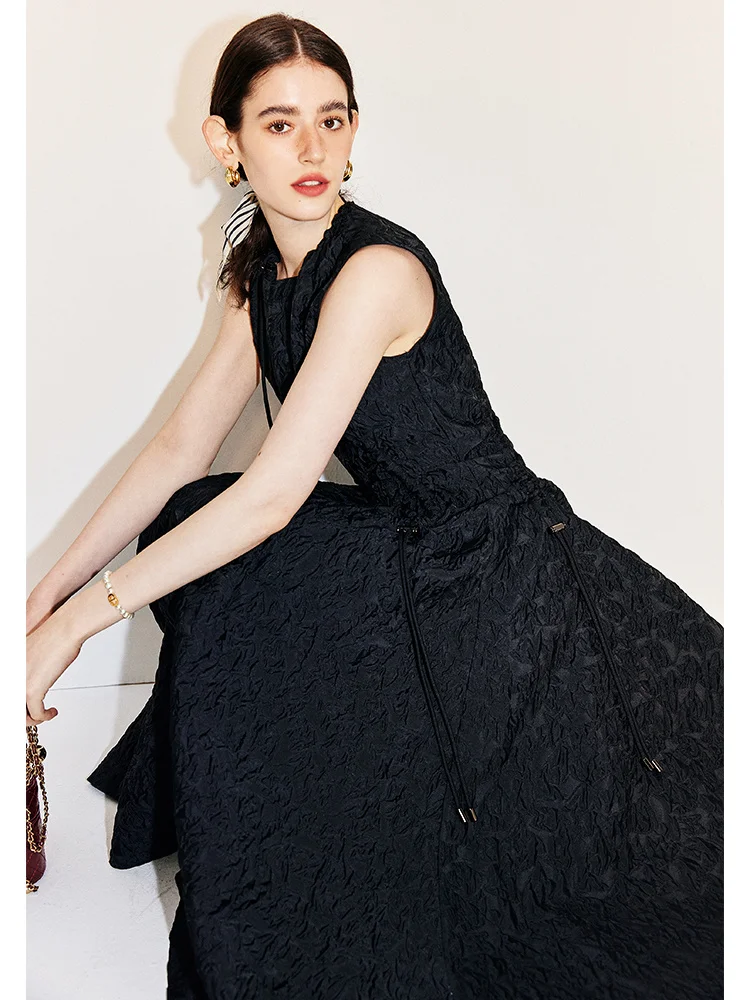Fashion Week Show Style Official 46000+Round Neck Sleeveless Drawstring Waist Dress+Jacquard Shorts
Fashion Week Show Style Official 46000+Round Neck Sleeveless Drawstring Waist Dress+Jacquard Shorts