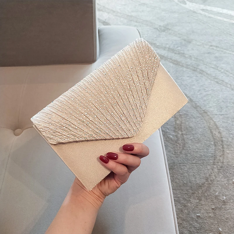 Dinner Bag Female 2023 New Japanese and Korean Style Messenger Wedding Bag Party Messenger Bag Carrying Bag Luxury Woman Bags 
Dinner Bag Female 2023 New Japanese and Korean Style Messenger Wedding Bag Party Messenger Bag Carrying Bag Luxury Woman Bags