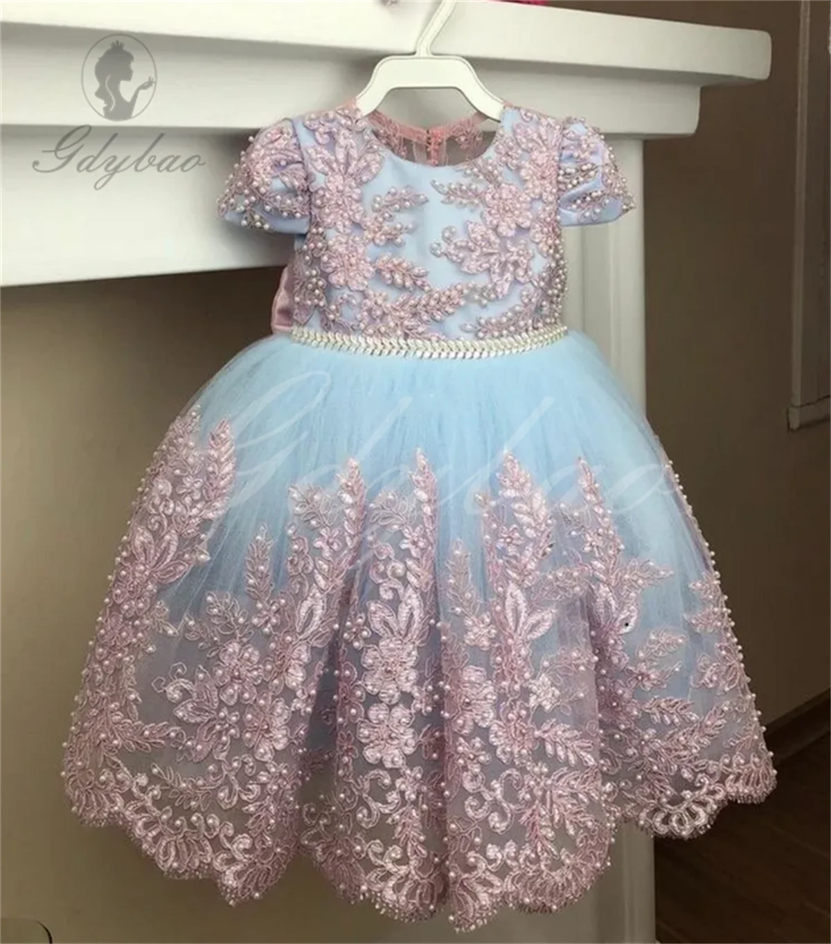 

Flower Girl Dresses Cute Bow Baby Girl Dress Birthday Party Dresses Cute Baby Girls Dresses Applique Lace Pearls Kids Pageant Go