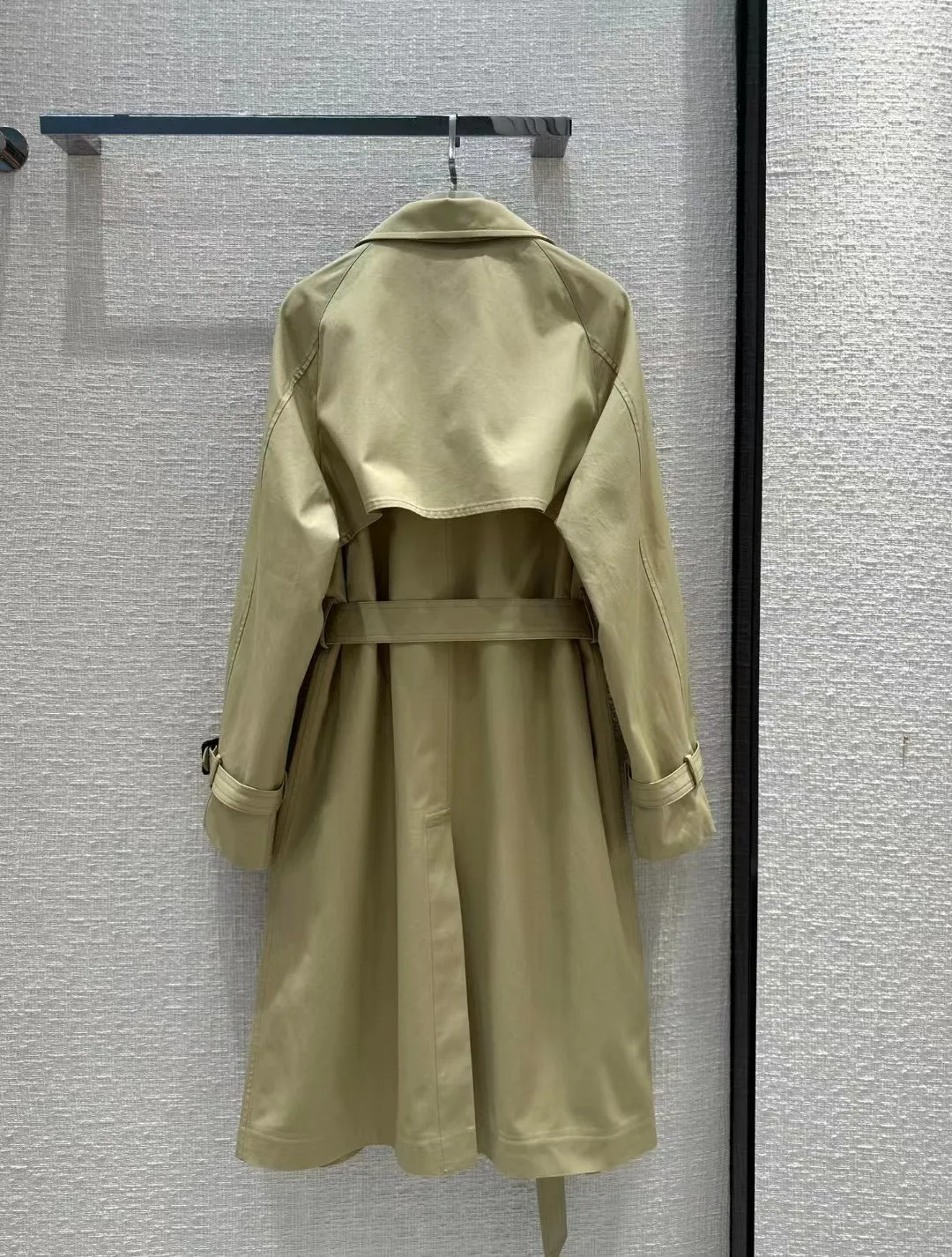 2023 Autumn/Winter new fashion temperament casual double breasted cotton blend casual lazy style trench coat with belt
2023 Autumn/Winter new fashion temperament casual double breasted cotton blend casual lazy style trench coat with belt