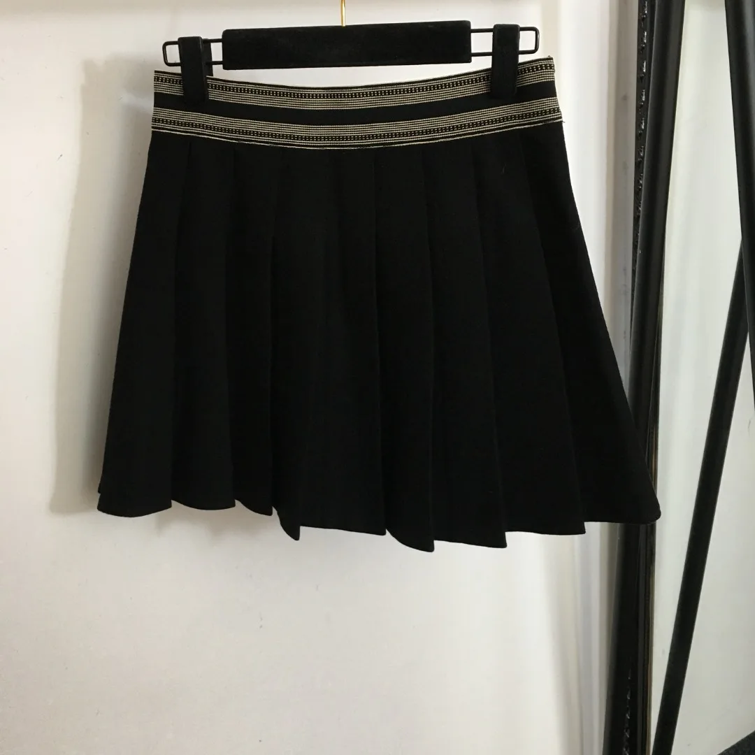 2024 Early Spring New Women's Half Skirt Fashion Versatile Knitted Short Half Skirt
2024 Early Spring New Women's Half Skirt Fashion Versatile Knitted Short Half Skirt