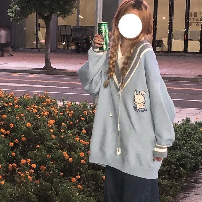 Deeptown Kawaii милый кролик синий свитер женский преппи модный оверсайз в японском стиле милый школьный джемпер для девушек корейский
Deeptown Kawaii милый кролик синий свитер женский преппи модный оверсайз в японском стиле милый школьный джемпер для девушек корейский