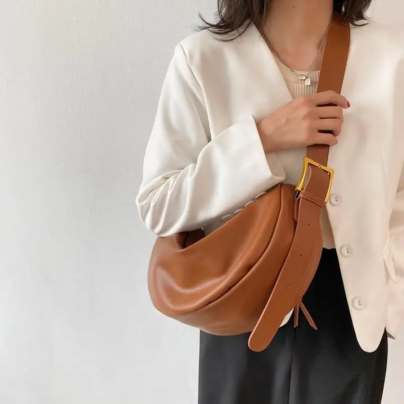 Women's Handbag 2022 Trend Simple Large Capacity Summer New Fashion Versatile Casual Dumpling Type Messenger Shoulder Bags
Women's Handbag 2022 Trend Simple Large Capacity Summer New Fashion Versatile Casual Dumpling Type Messenger Shoulder Bags