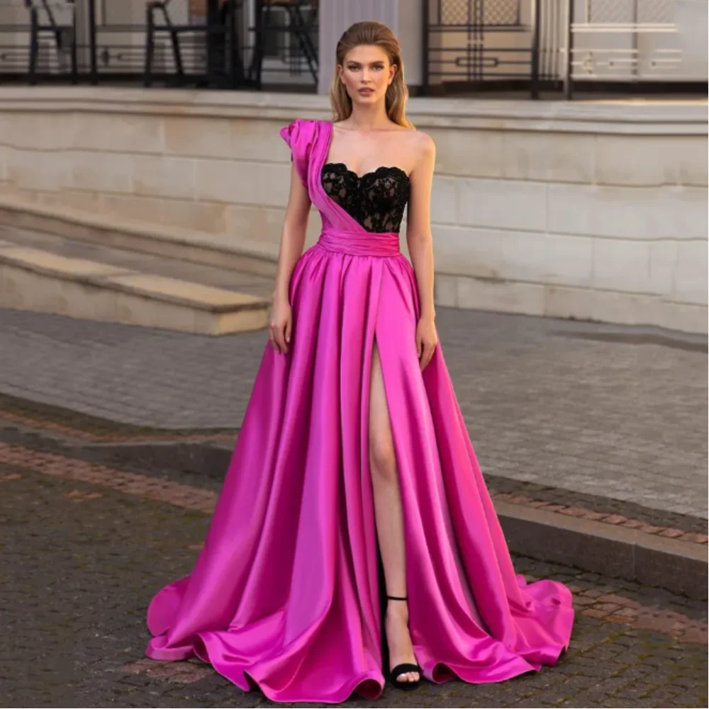 Simple 2024 New Satin Evening Dress One Shoulder Side Split A-Line Party Prom Gowns Black Appliques Sweetheart Neck Formal Dress
Simple 2024 New Satin Evening Dress One Shoulder Side Split A-Line Party Prom Gowns Black Appliques Sweetheart Neck Formal Dress