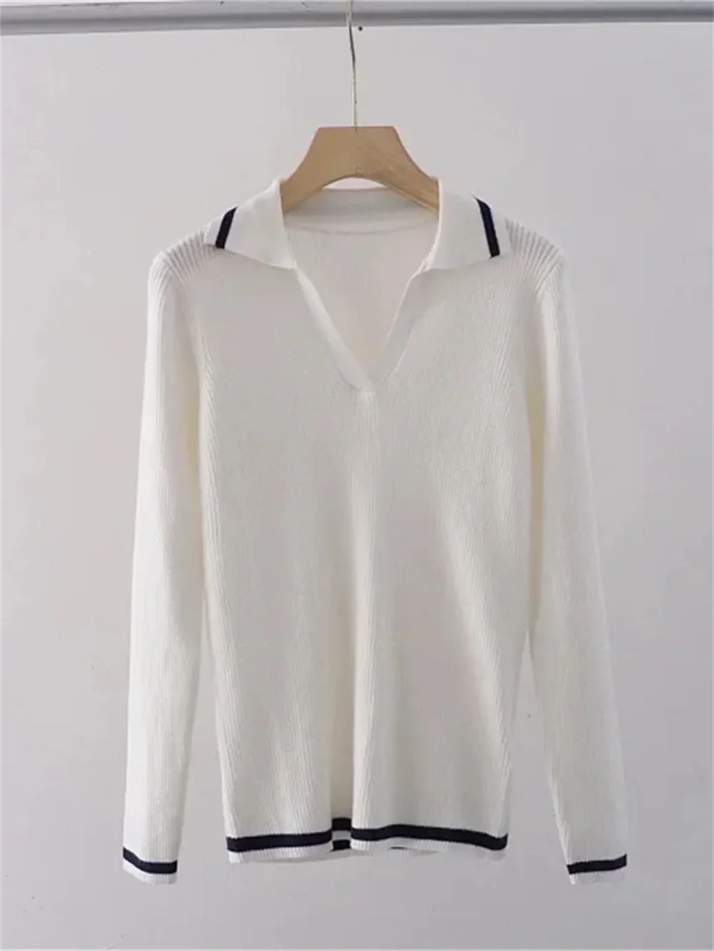 Sweater for Ladies 2023 New Contrast Color Striped Turn Down Collar Slim Elegant Sweet Long Sleeve Pullover
Sweater for Ladies 2023 New Contrast Color Striped Turn Down Collar Slim Elegant Sweet Long Sleeve Pullover