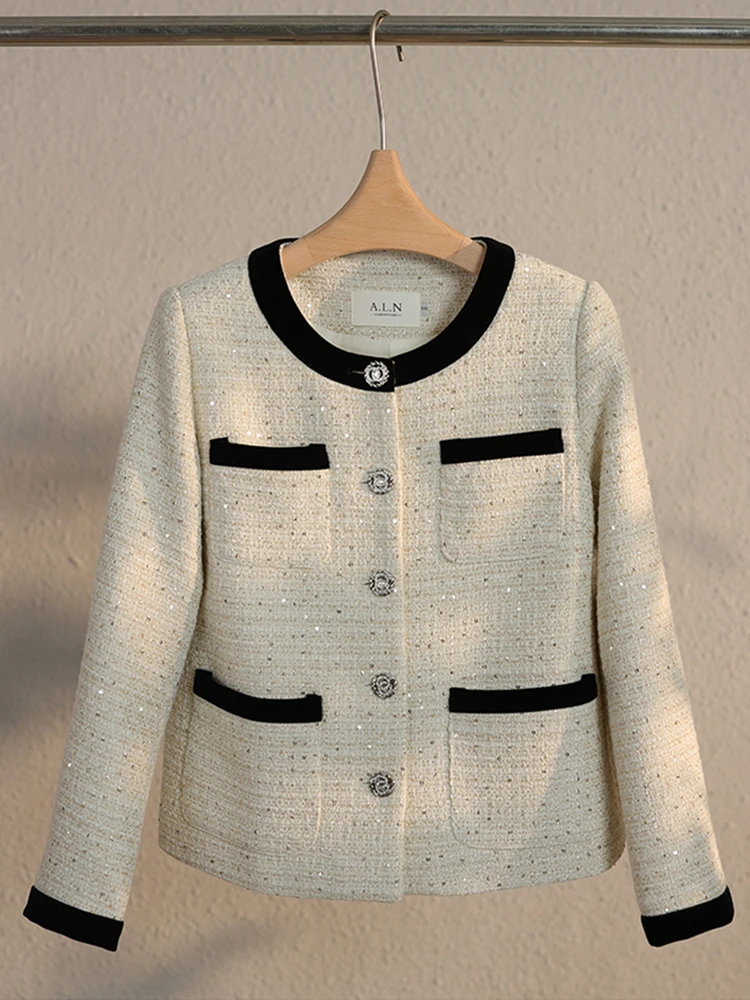 High Quality Round Neck Single Breasted Tweed Jackets For Women 2023 Autumn Fashion Chic Button Tweed Short Coats Outerwear
High Quality Round Neck Single Breasted Tweed Jackets For Women 2023 Autumn Fashion Chic Button Tweed Short Coats Outerwear