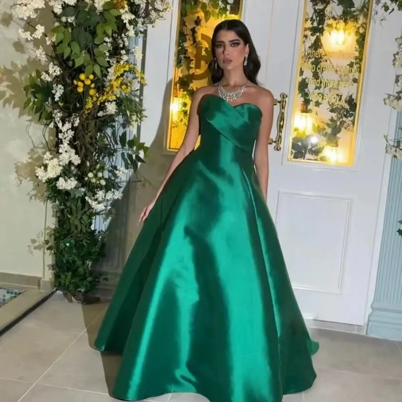 

Green Satin Long Prom Dresses Sweetheart Ruched A Line Women Wear Sexy Open Back Special Occasion Gowns for Evening Party