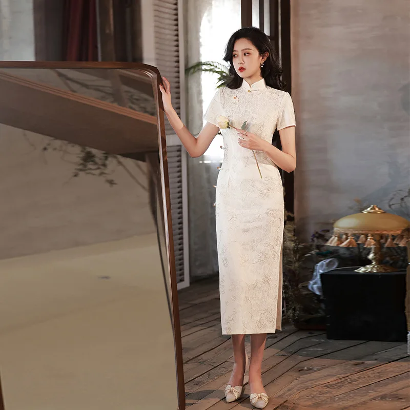 Summer Sexy Embroidery Chiffon Short Sleeve Long Style Chinese Women Cheongsam Elegant Mandarin Collar Lace Qipao Dresses
Summer Sexy Embroidery Chiffon Short Sleeve Long Style Chinese Women Cheongsam Elegant Mandarin Collar Lace Qipao Dresses