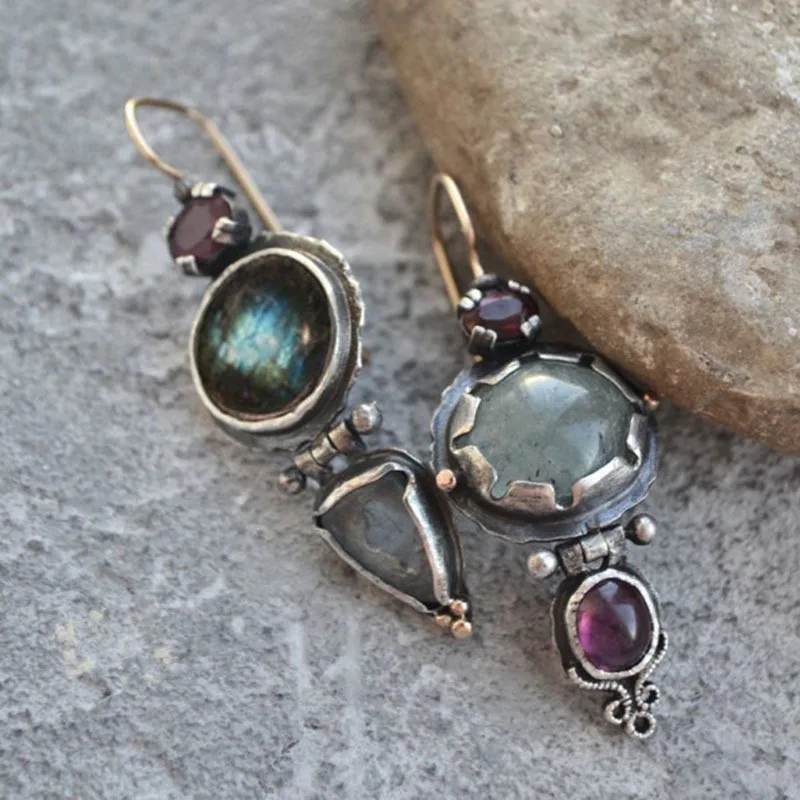 Punk Crosses Dangle Earrings For Women Vintage Indian Ethnic Feather Metal Tassel Inlay Green Stone Earring Jewelry Female Gifts
Punk Crosses Dangle Earrings For Women Vintage Indian Ethnic Feather Metal Tassel Inlay Green Stone Earring Jewelry Female Gifts