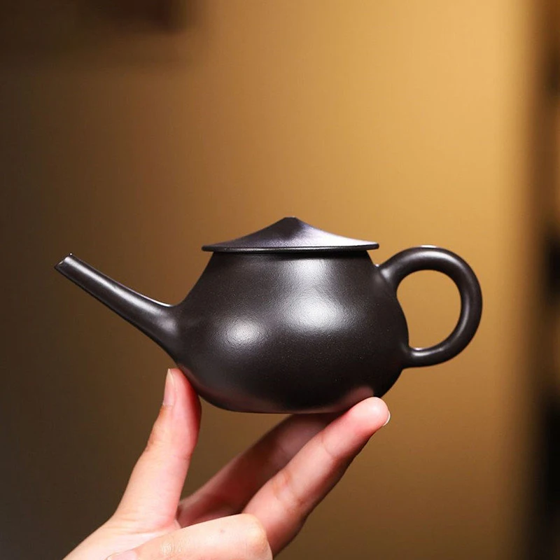 

130ml Chinese Yixing Purple Clay Teapots Small Capacity Famous Artists Handmade Tea Pot Raw Ore Beauty Kettle Zisha Tea Set