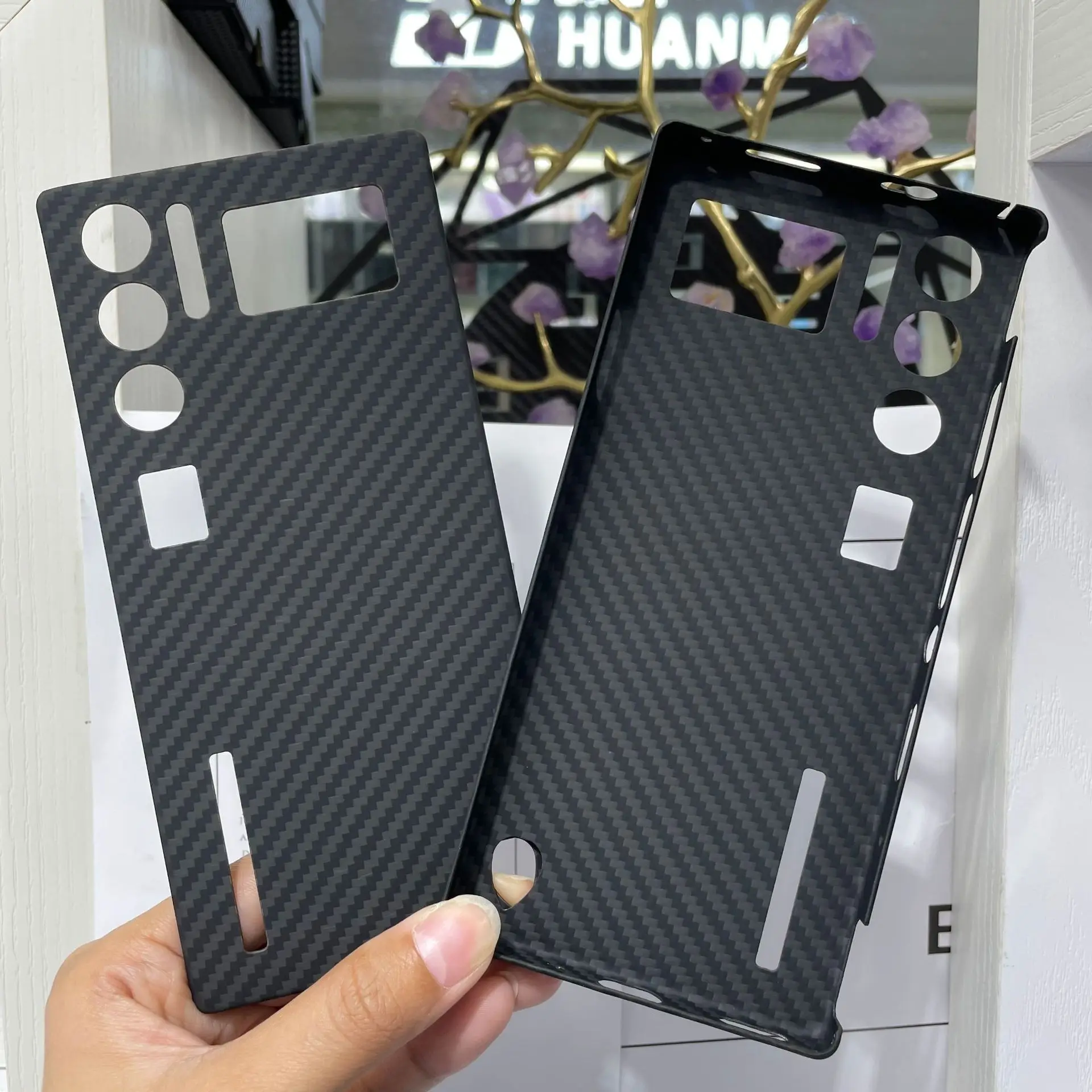Реальное арамидное углеродное волокно чехол для Nubia RedMagic 9Pro /9 Pro + ультратонкое легкое Полноразмерное углеродное покрытие для Red Magic
Реальное арамидное углеродное волокно чехол для Nubia RedMagic 9Pro /9 Pro + ультратонкое легкое Полноразмерное углеродное покрытие для Red Magic