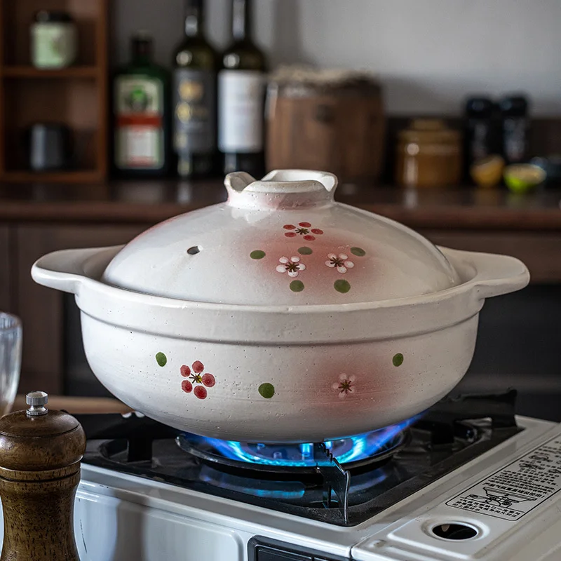Японские керамические горшки для кухни, ручная роспись, горшки для приготовления цветущей вишни, термостойкая суповая кастрюля с двойной ручкой
Японские керамические горшки для кухни, ручная роспись, горшки для приготовления цветущей вишни, термостойкая суповая кастрюля с двойной ручкой