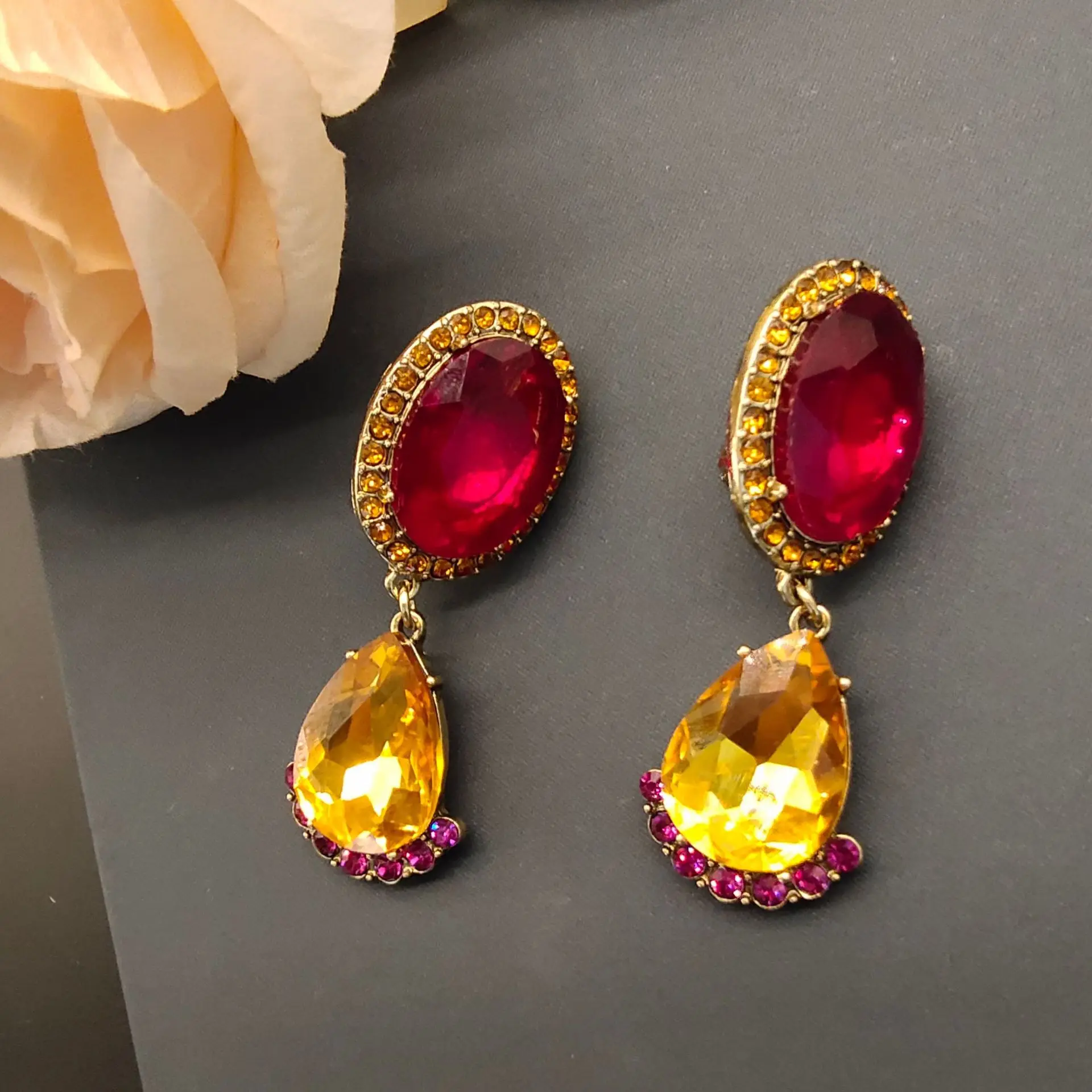 

Vintage Colorful Rhinestoned Water Drop Earrings For Women Jewelry Runway Party T Show Fancy Trendy Boho INS Japan Korea